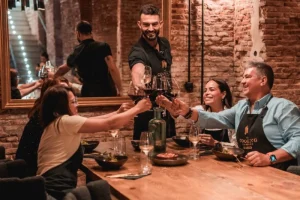 team building evento corporativo Cena navidad equipo madrid bodega madrid smart