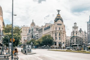 Madrid Gran Vía Street Art Tour Team Building madrid smart