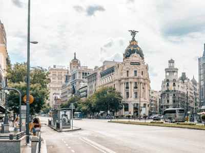 Madrid Gran Vía Street Art Tour Team Building madrid smart