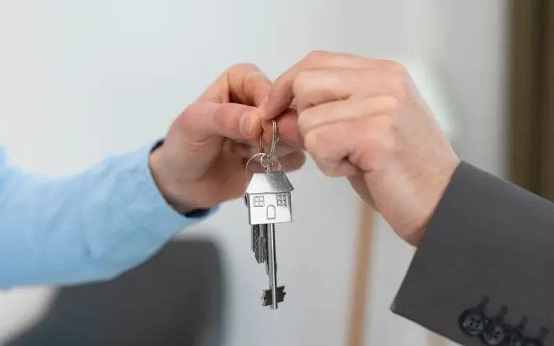 Entrega de vivienda durante una relocation en Madrid